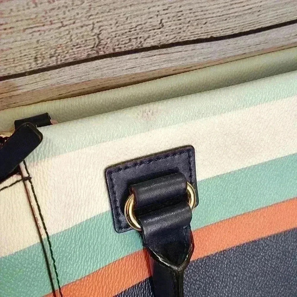 Stripe Purse with detachable Strap - Picture 10 of 12